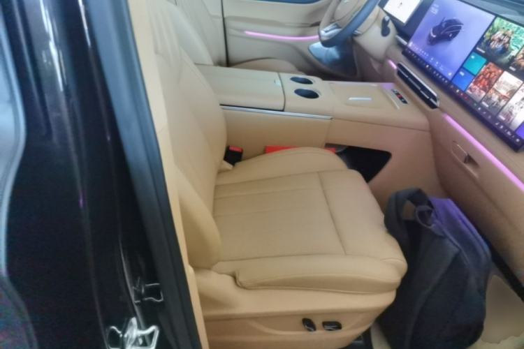 Used VOYAH Dream 2024 PHEV Ultra-Long Range Flagship Edition Right Front Seat