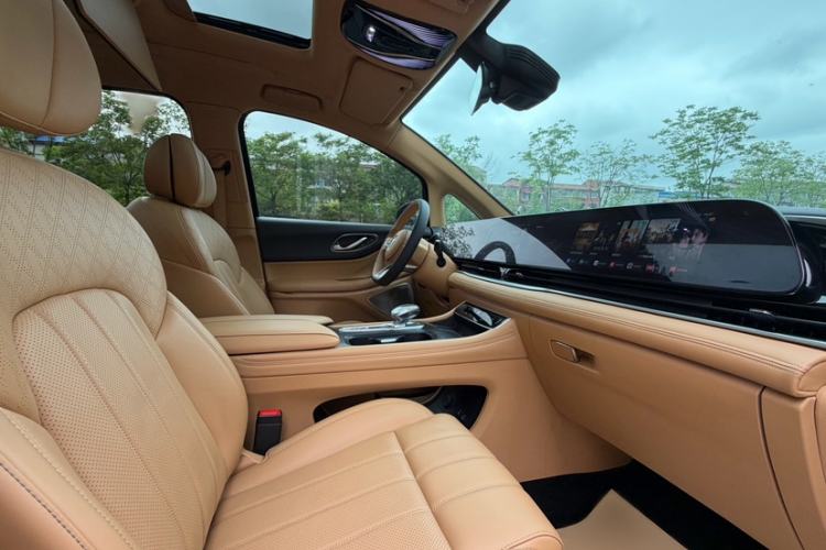 Used VOYAH Dream 2024 PHEV Extended-Range Premium Edition Right Front Seat
