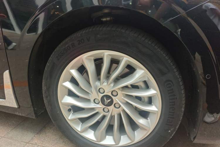 Used VOYAH Dream 2024 PHEV Extended-Range Premium Edition Right Front Wheel Hub