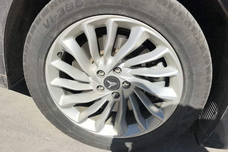Used VOYAH Dream 2024 PHEV Extended-Range Premium Edition Right Front Wheel Hub
