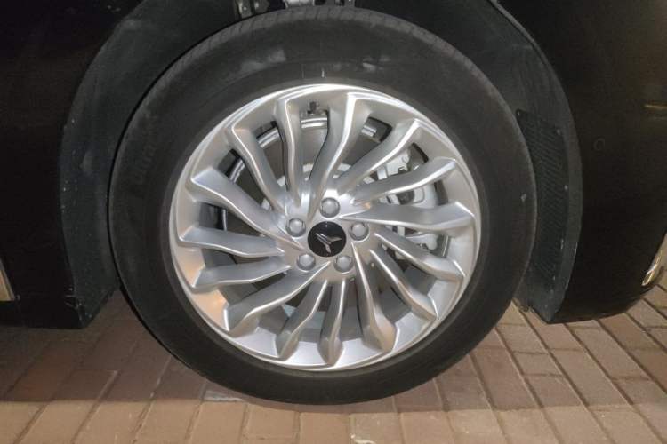 Used VOYAH Dream 2024 PHEV Extended-Range Premium Edition Right Front Wheel Hub