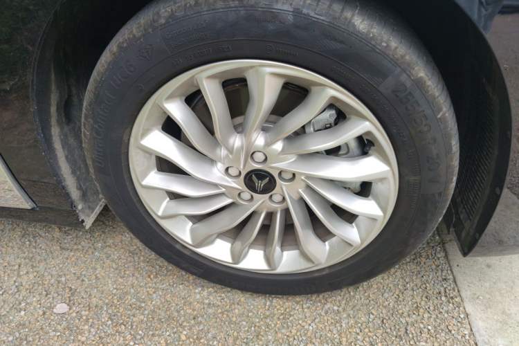 Used VOYAH Dream 2024 PHEV Extended-Range Premium Edition Right Front Wheel Hub