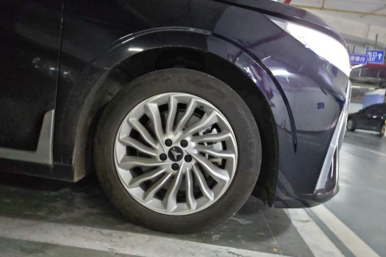 Used VOYAH Dream 2024 PHEV Extended-Range Premium Edition Right Front Wheel Hub