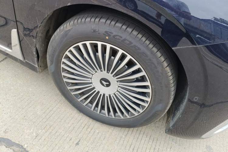 Used VOYAH Dream 2024 PHEV Ultra-Long Range Flagship Edition Right Front Wheel Hub