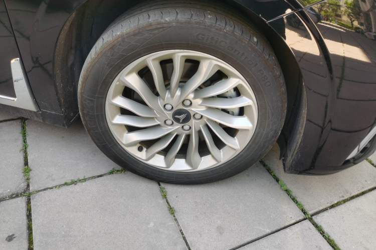 Used VOYAH Dream 2024 PHEV Extended-Range Premium Edition Right Front Wheel Hub