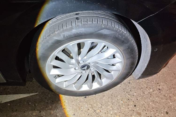 Used VOYAH Dream 2024 PHEV Extended-Range Premium Edition Right Front Wheel Hub