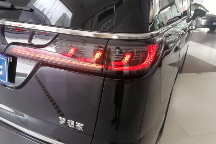 Used VOYAH Dream 2024 PHEV Ultra-Long Range Flagship Edition Right Rear Taillight