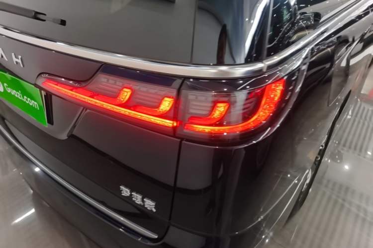 Used VOYAH Dream 2024 PHEV Ultra-Long Range Flagship Edition Right Rear Taillight