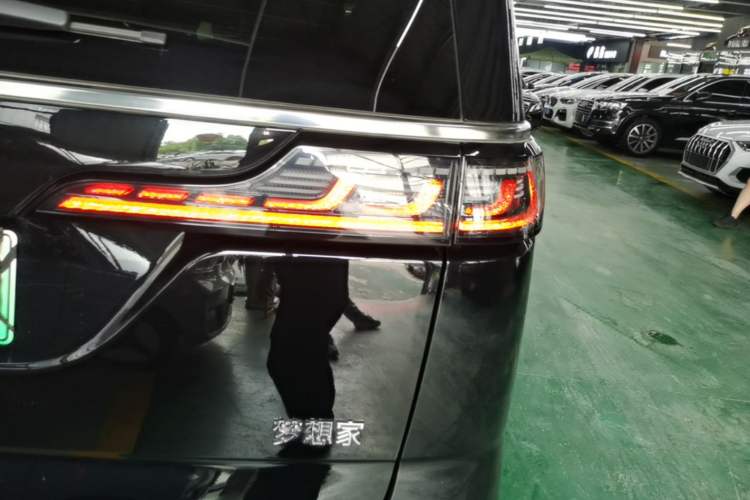 Used VOYAH Dream 2024 PHEV Ultra-Long Range Flagship Edition Right Rear Taillight