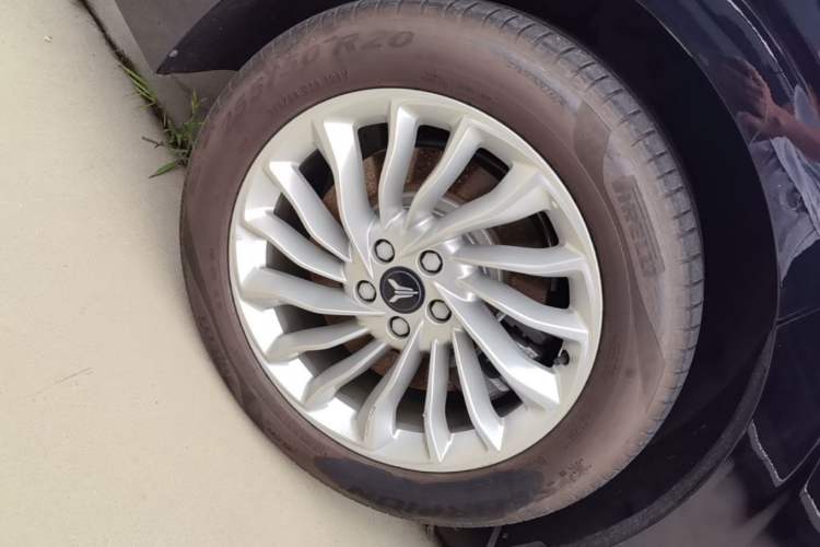 Used VOYAH Dream 2024 PHEV Extended-Range Premium Edition Right Rear Wheel Hub