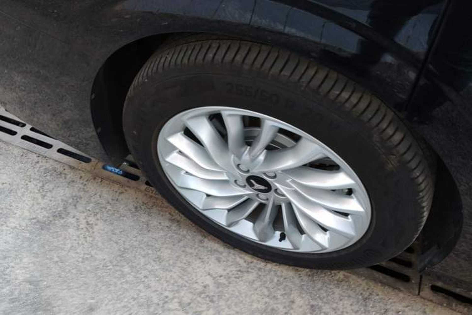 Used VOYAH Dream 2024 PHEV Extended-Range Premium Edition Right Rear Wheel Hub