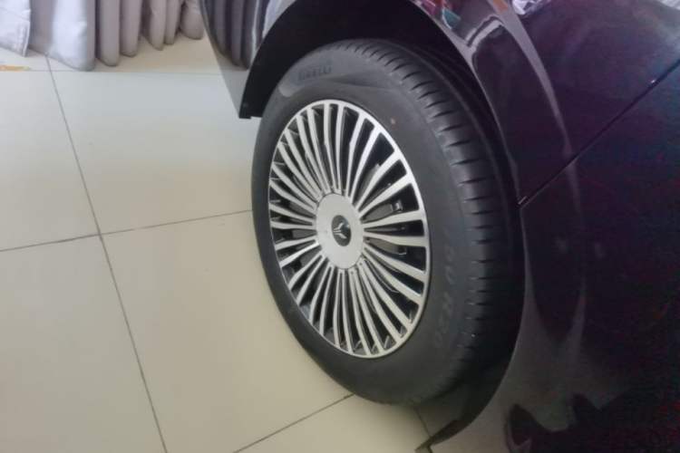 Used VOYAH Dream 2024 PHEV Ultra-Long Range Flagship Edition Right Rear Wheel Hub