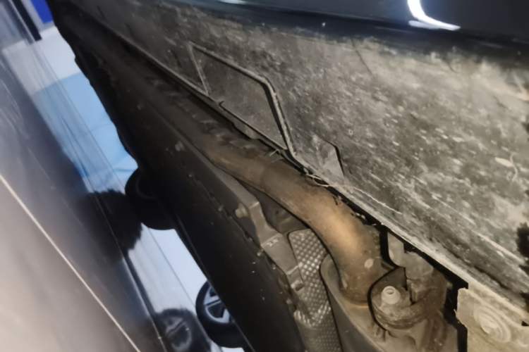 Used VOYAH Dream 2024 PHEV Ultra-Long Range Flagship Edition Right Side Sill