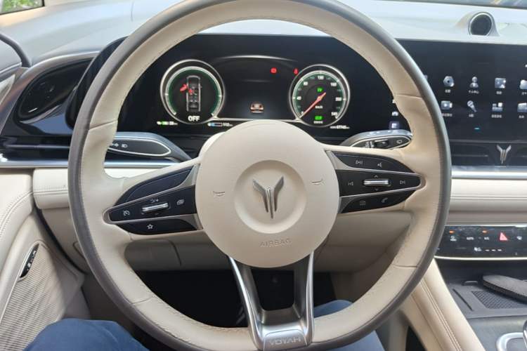 Used VOYAH Dream 2024 PHEV Extended-Range Premium Edition Steering Wheel