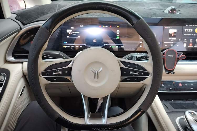 Used VOYAH Dream 2024 PHEV Extended-Range Premium Edition Steering Wheel