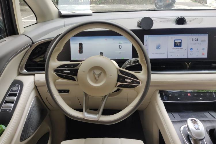 Used VOYAH Dream 2024 PHEV Extended-Range Premium Edition Steering Wheel