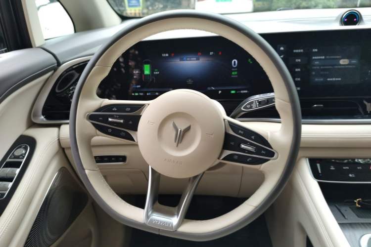 Used VOYAH Dream 2024 PHEV Extended-Range Premium Edition Steering Wheel