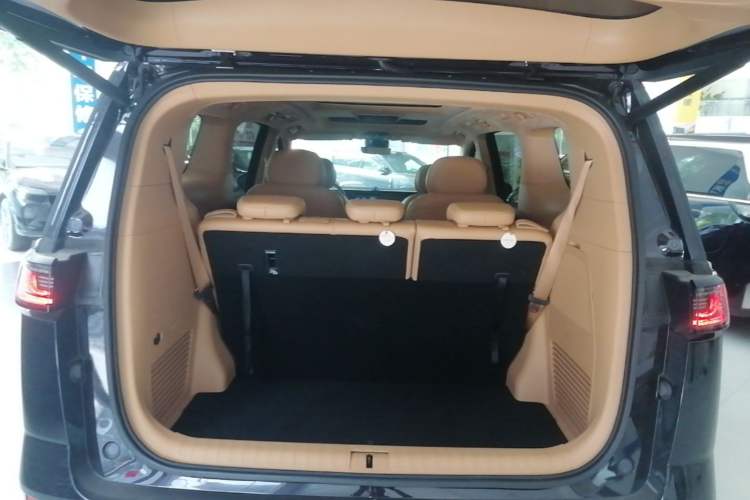 Used VOYAH Dream 2024 PHEV Ultra-Long Range Flagship Edition Trunk