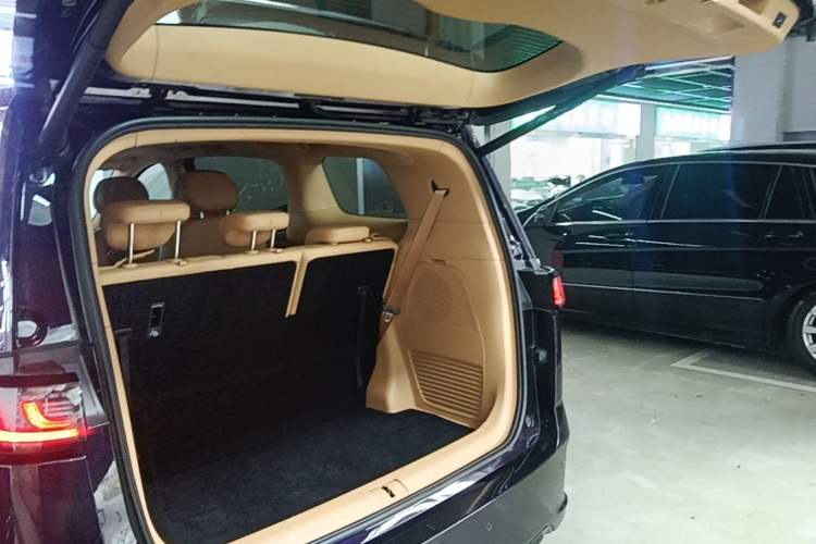 Used VOYAH Dream 2024 PHEV Ultra-Long Range Flagship Edition Trunk