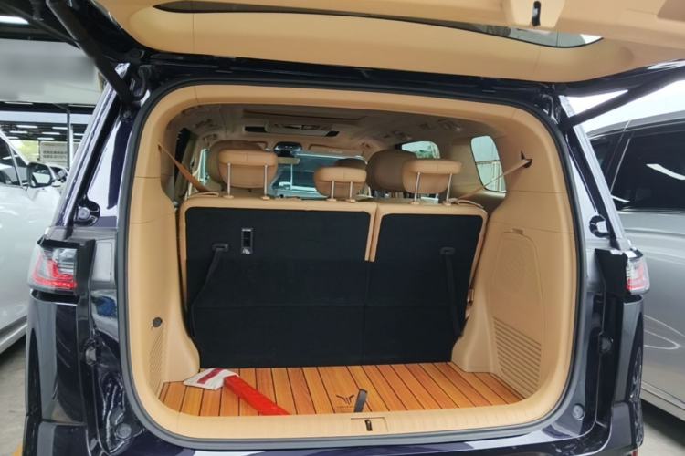 Used VOYAH Dream 2024 PHEV Ultra-Long Range Flagship Edition Trunk