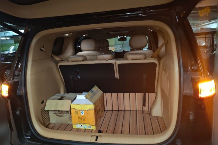 Used VOYAH Dream 2024 PHEV Ultra-Long Range Flagship Edition Trunk