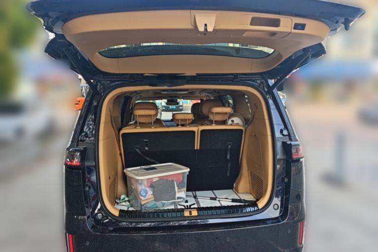 Used VOYAH Dream 2024 PHEV Ultra-Long Range Flagship Edition Trunk