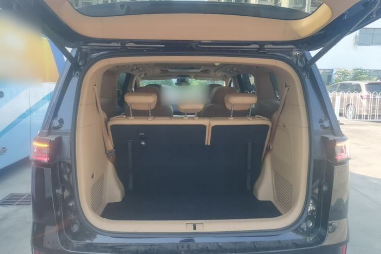 Used VOYAH Dream 2024 PHEV Extended-Range Premium Edition Trunk