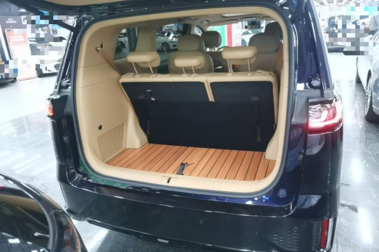 Used VOYAH Dream 2024 PHEV Extended-Range Premium Edition Trunk