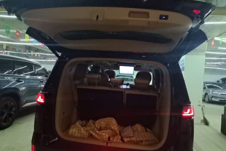 Used VOYAH Dream 2024 PHEV Ultra-Long Range Flagship Edition Trunk