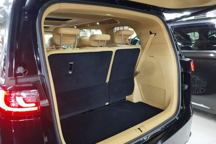 Used VOYAH Dream 2024 PHEV Ultra-Long Range Flagship Edition Trunk