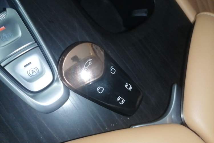 Used VOYAH Dream 2024 PHEV Ultra-Long Range Flagship Edition Vehicle Key