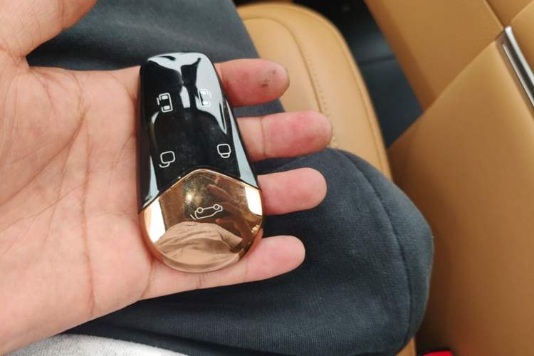 Used VOYAH Dream 2024 PHEV Ultra-Long Range Flagship Edition Vehicle Key