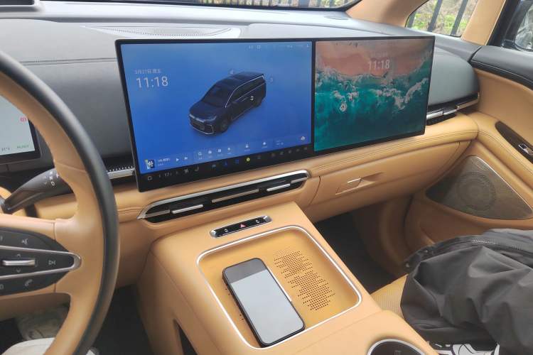Used VOYAH Dream 2024 PHEV Ultra-Long Range Flagship Edition Audio And AC Panel