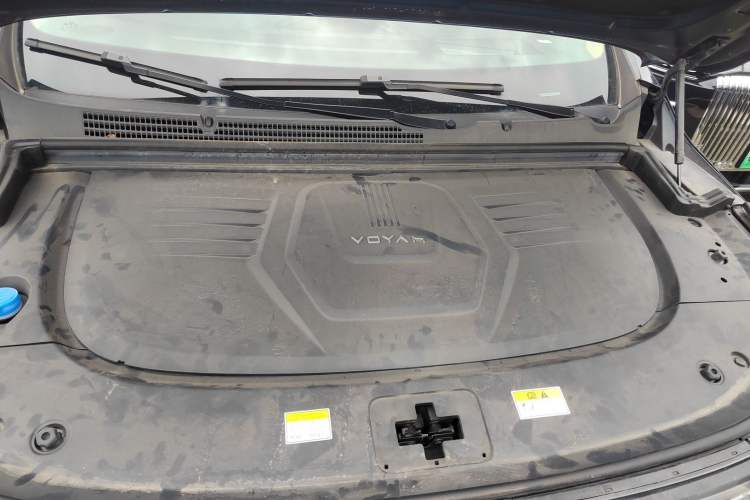 Used VOYAH Dream 2024 PHEV Ultra-Long Range Flagship Edition Engine Bay