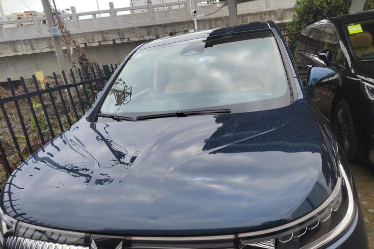 Used VOYAH Dream 2024 PHEV Ultra-Long Range Flagship Edition Front