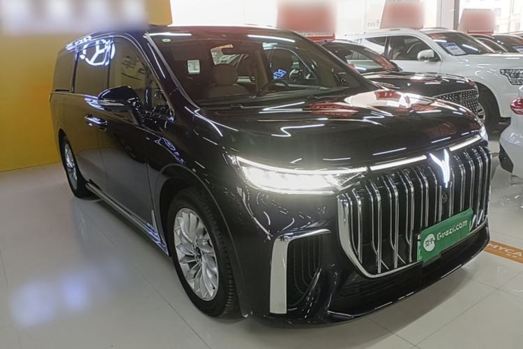 Used VOYAH Dream 2024 PHEV Extended-Range Premium Edition Front Right 45 Deg