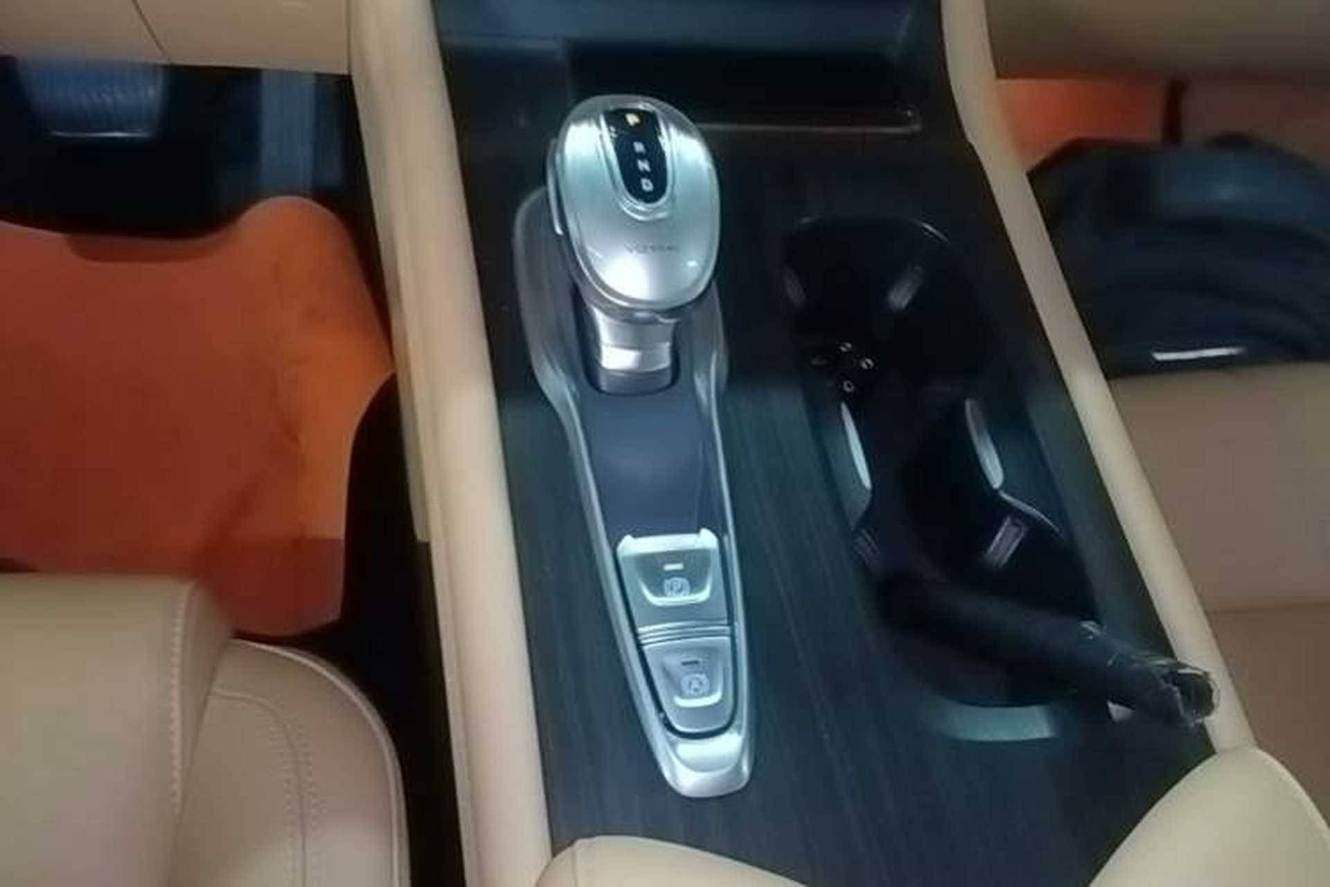 Used VOYAH Dream 2024 PHEV Extended-Range Premium Edition Gear Lever