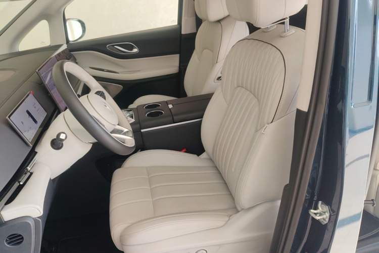 Used VOYAH Dream 2024 PHEV Ultra-Long Range Flagship Edition Left Front Seat