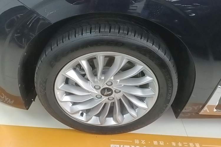Used VOYAH Dream 2024 PHEV Extended-Range Premium Edition Left Front Wheel Hub