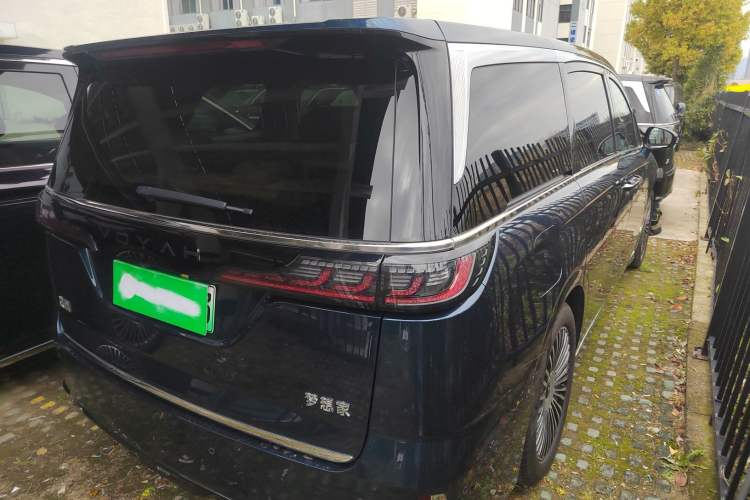 Used VOYAH Dream 2024 PHEV Ultra-Long Range Flagship Edition Rear Right 45 Deg