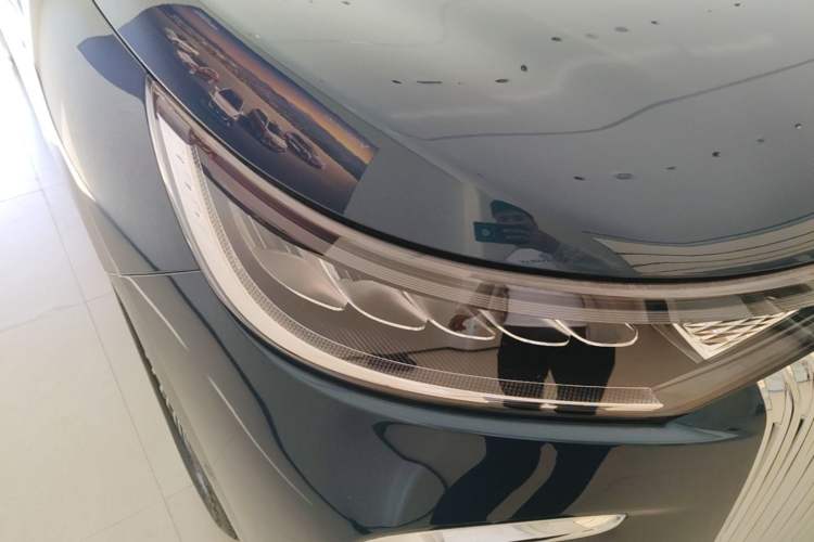 Used VOYAH Dream 2024 PHEV Ultra-Long Range Flagship Edition Right Front Headlight