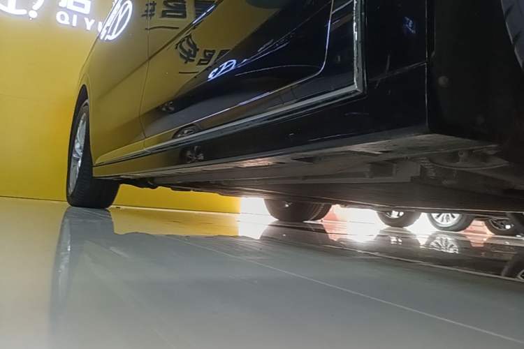 Used VOYAH Dream 2024 PHEV Extended-Range Premium Edition Right Side Sill