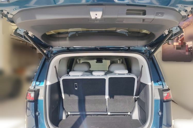 Used VOYAH Dream 2024 PHEV Ultra-Long Range Flagship Edition Trunk