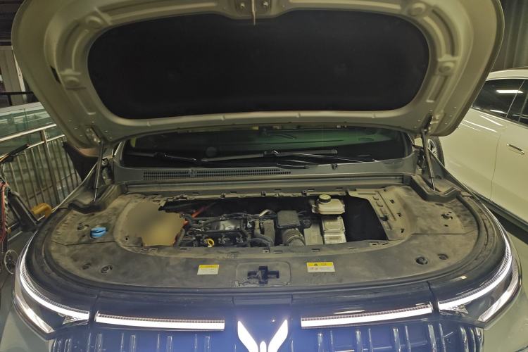 Used VOYAH Dream 2024 PHEV Extended-Range Premium Edition Engine Bay