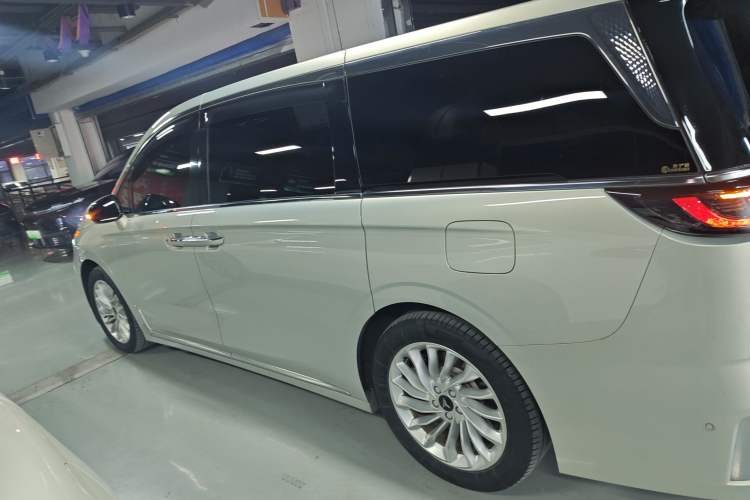 Used VOYAH Dream 2024 PHEV Extended-Range Premium Edition Left Side