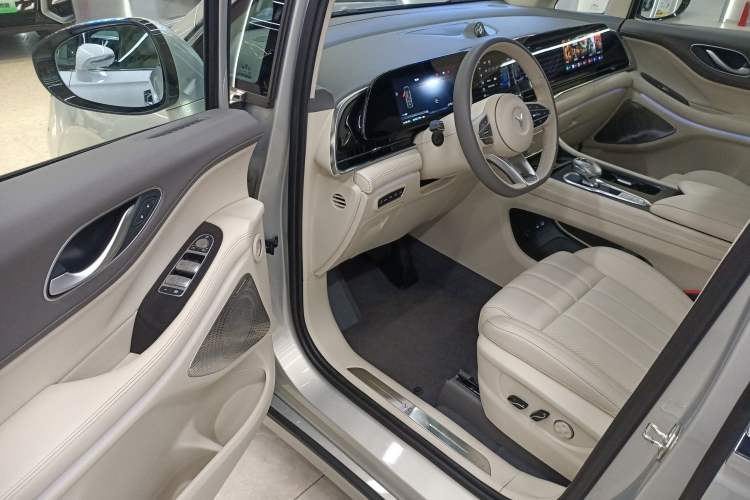 Used VOYAH Dream 2024 PHEV Extended-Range Premium Edition Driver Seat