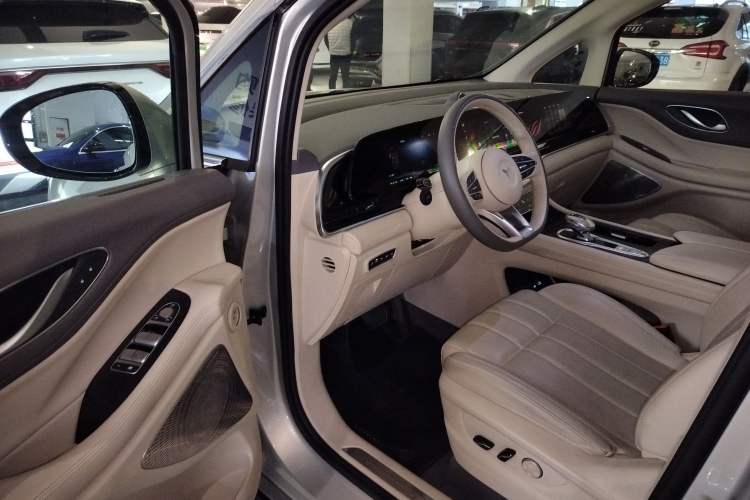 Used VOYAH Dream 2024 PHEV Extended-Range Premium Edition Driver Seat