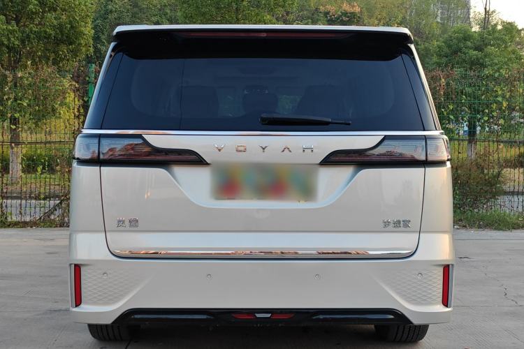 Used VOYAH Dream 2024 PHEV Extended-Range Premium Edition Exterior 4