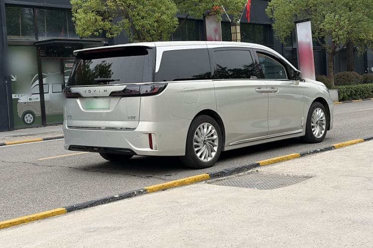 Used VOYAH Dream 2024 PHEV Extended-Range Premium Edition Exterior 4