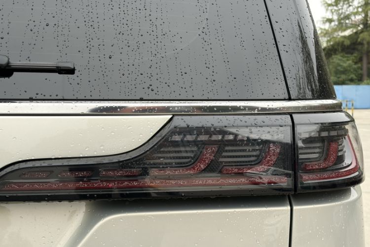 Used VOYAH Dream 2024 PHEV Extended-Range Premium Edition Exterior 6